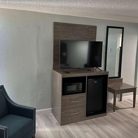 Wingate By Wyndham Sheboygan Hotel Buitenkant foto