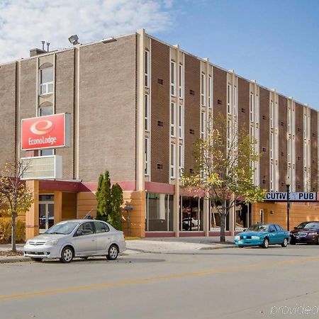 Wingate By Wyndham Sheboygan Hotel Buitenkant foto