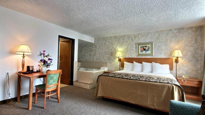 Wingate By Wyndham Sheboygan Hotel Buitenkant foto