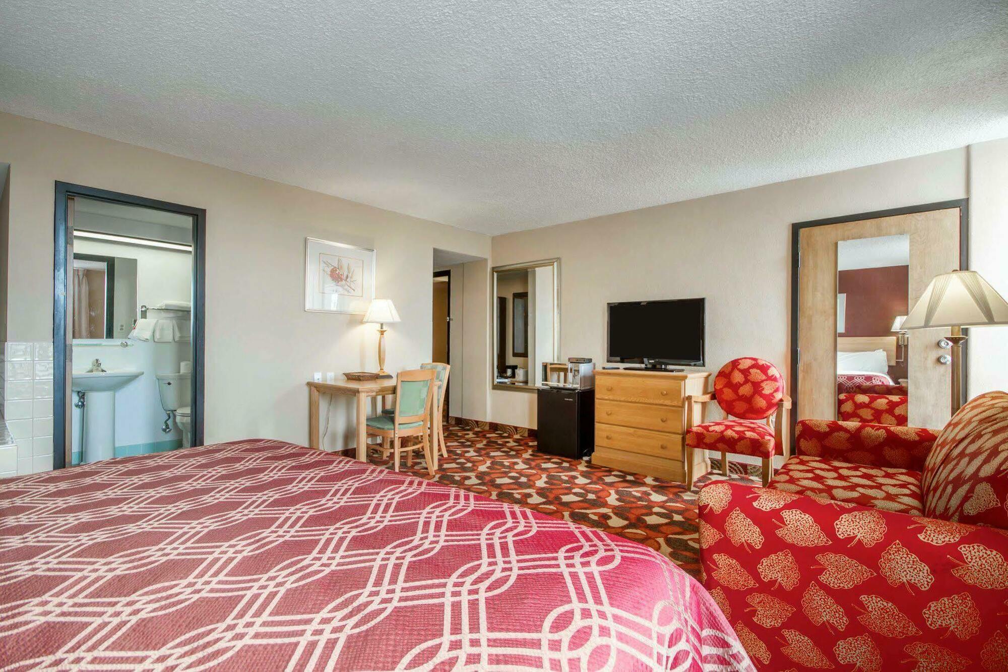 Wingate By Wyndham Sheboygan Hotel Buitenkant foto