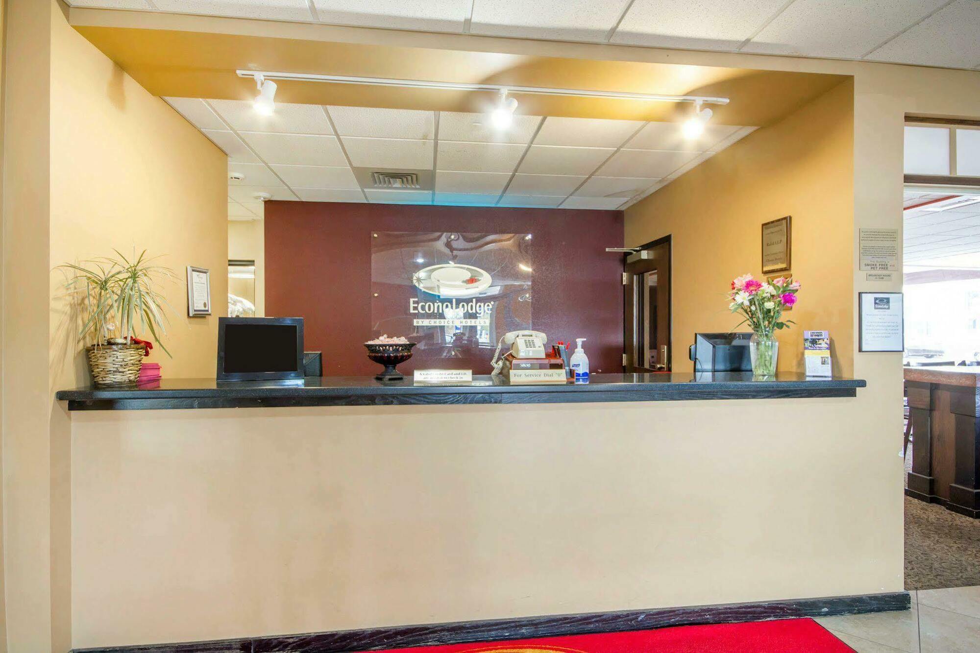 Wingate By Wyndham Sheboygan Hotel Buitenkant foto