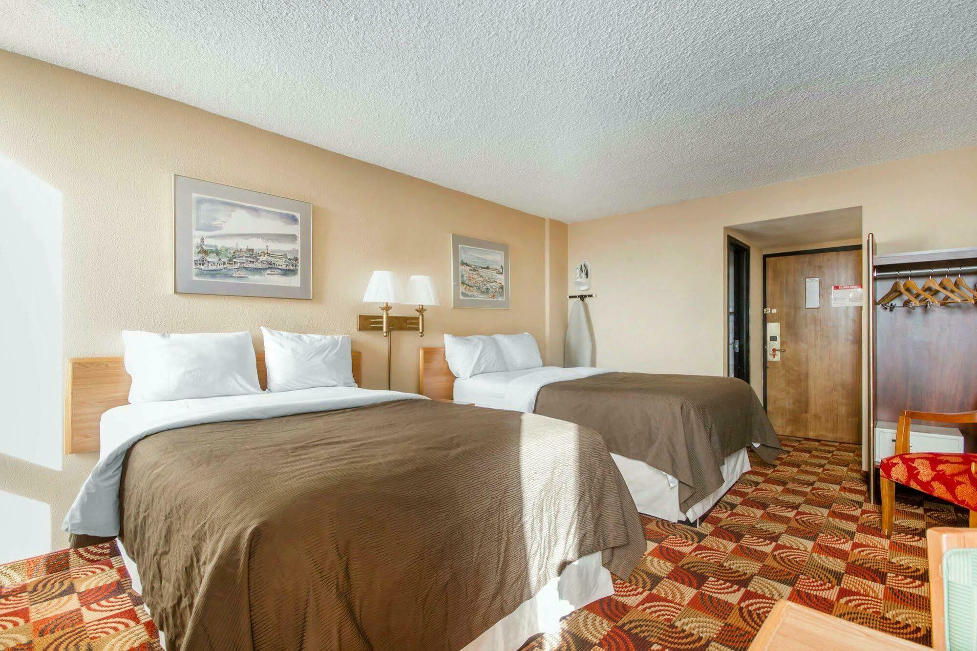 Wingate By Wyndham Sheboygan Hotel Buitenkant foto